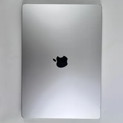 MacBook Pro 16 2021 M1 Max/64/1TB Silver 10 CPU 24 GPU, батарея 81%