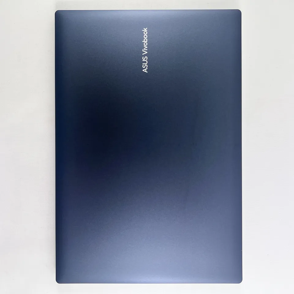ASUS Vivobook 18 — фото 1