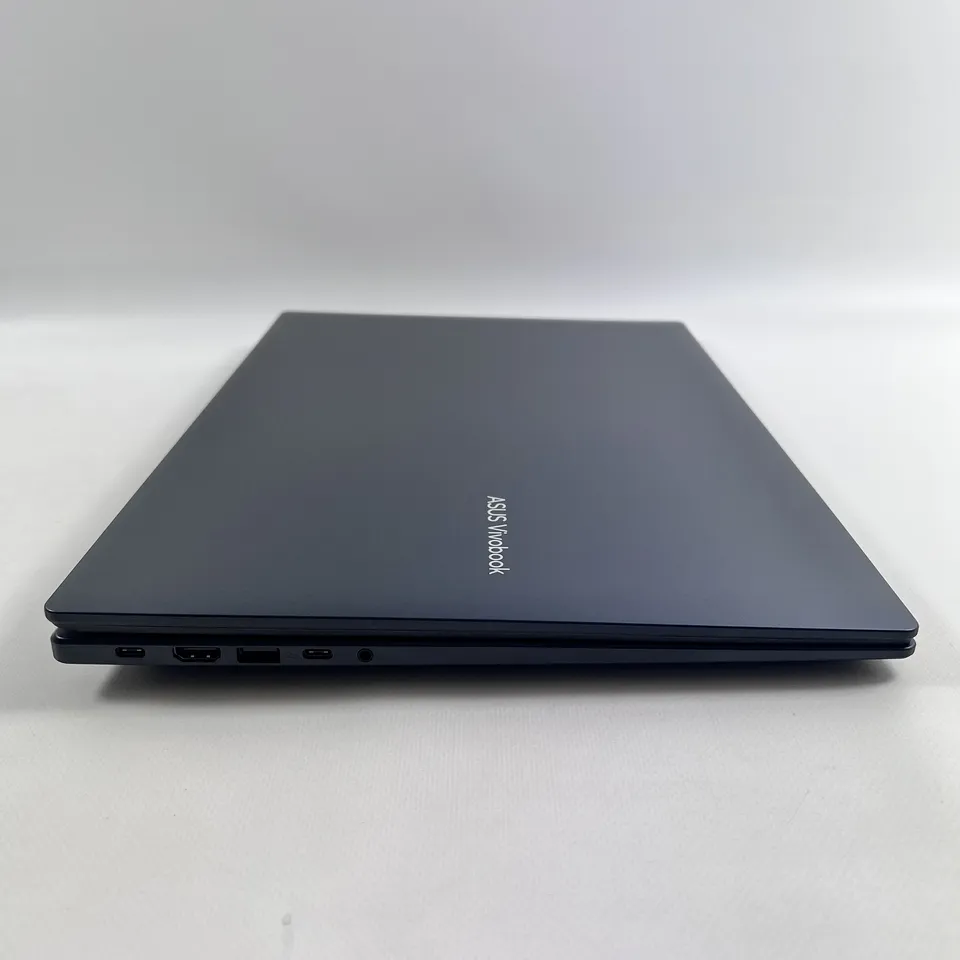 ASUS Vivobook 18 — фото 3