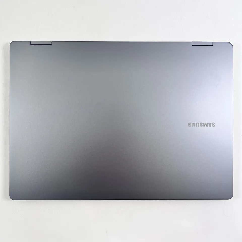 Samsung Galaxy Book5 Pro 360 16" — фото 1